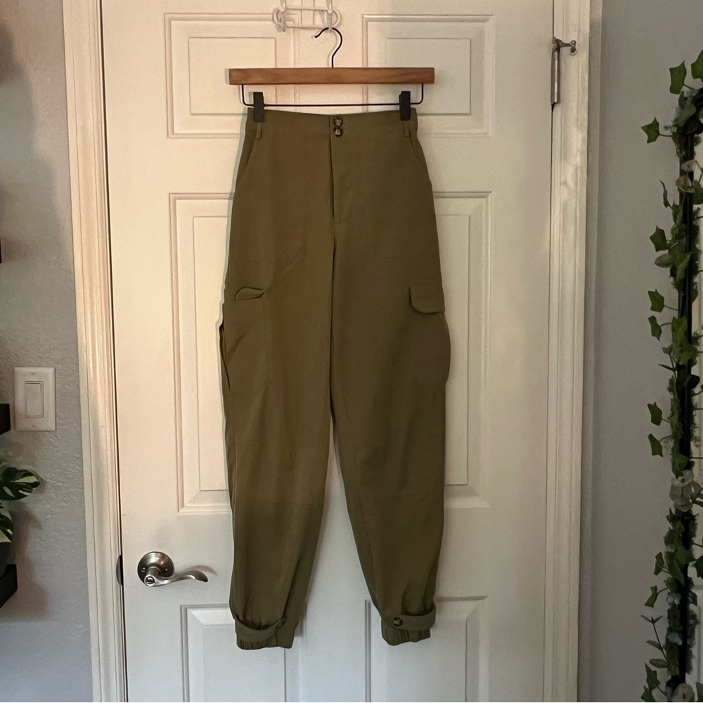 Forever 21 olive green cargo pants